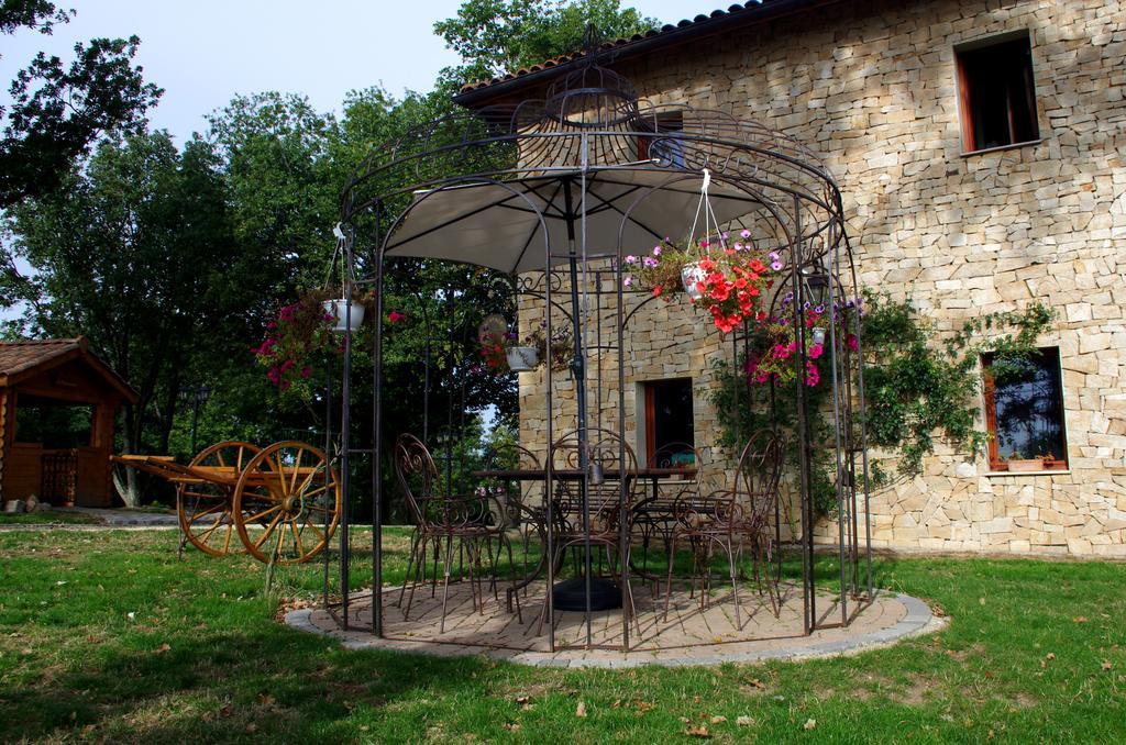 Auberge Les Tables Du Ban Saint-Pierre-la-Palud Dış mekan fotoğraf