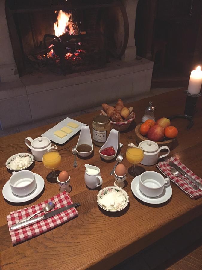 Auberge Les Tables Du Ban Saint-Pierre-la-Palud Dış mekan fotoğraf